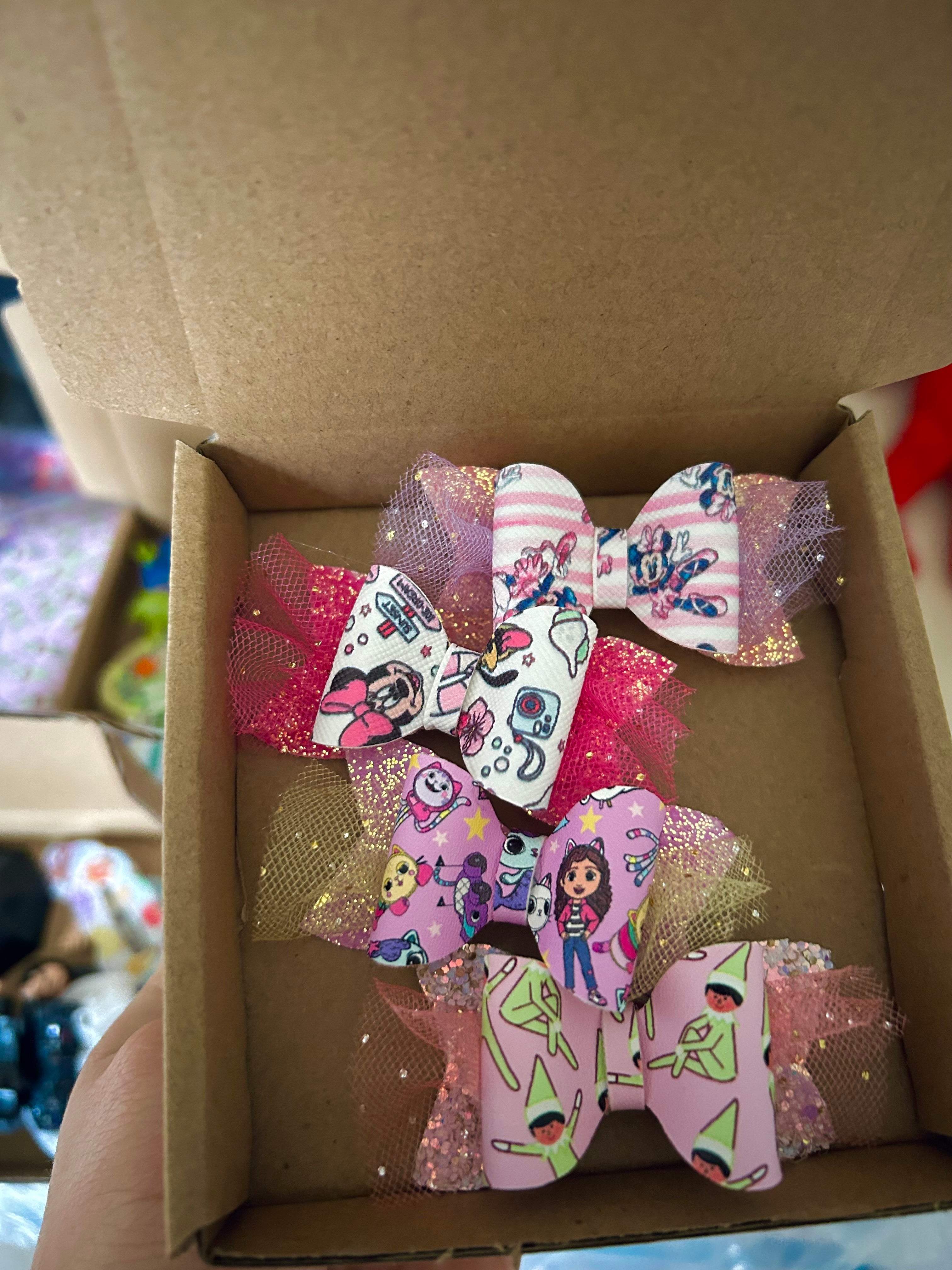 Smaller bows (up to 5 per customer ONLY)