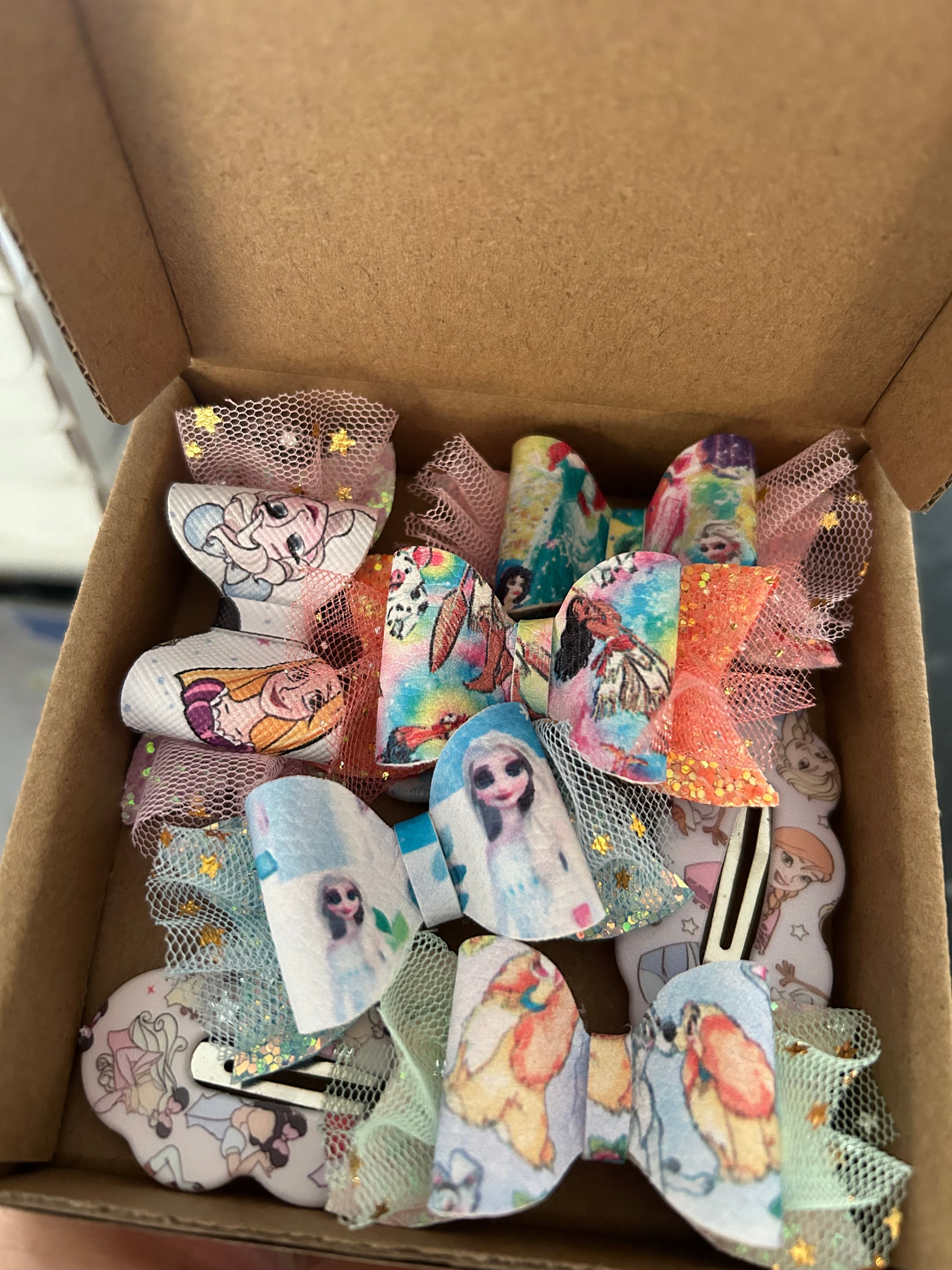 Smaller bows (up to 5 per customer ONLY)